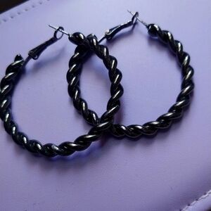 Black heavy metal twist rope hope earrings